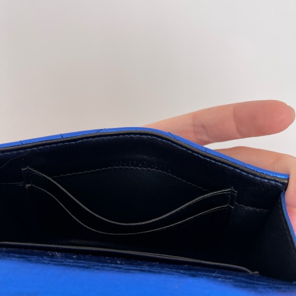 SOLD 💙Cool metallic blue quilted envelope card wallet💙 - Picture 11 of 12